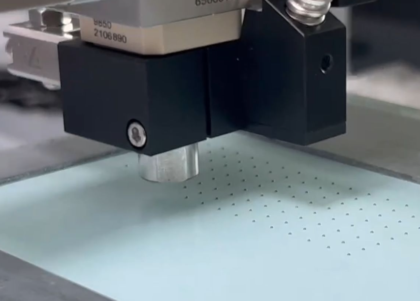 The customer is very satisfied with the dispensing effect of Leiko's precision glue valve equipment